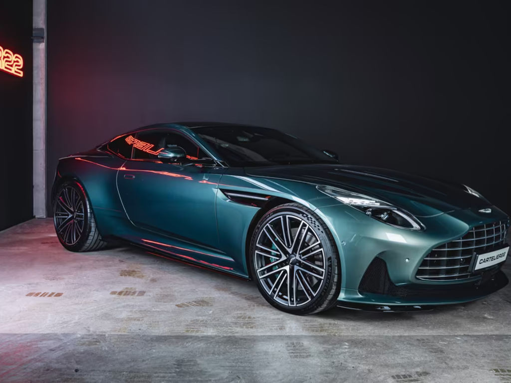 Aston Martin DB12