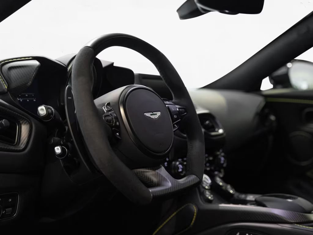 Aston Martin V8 Vantage