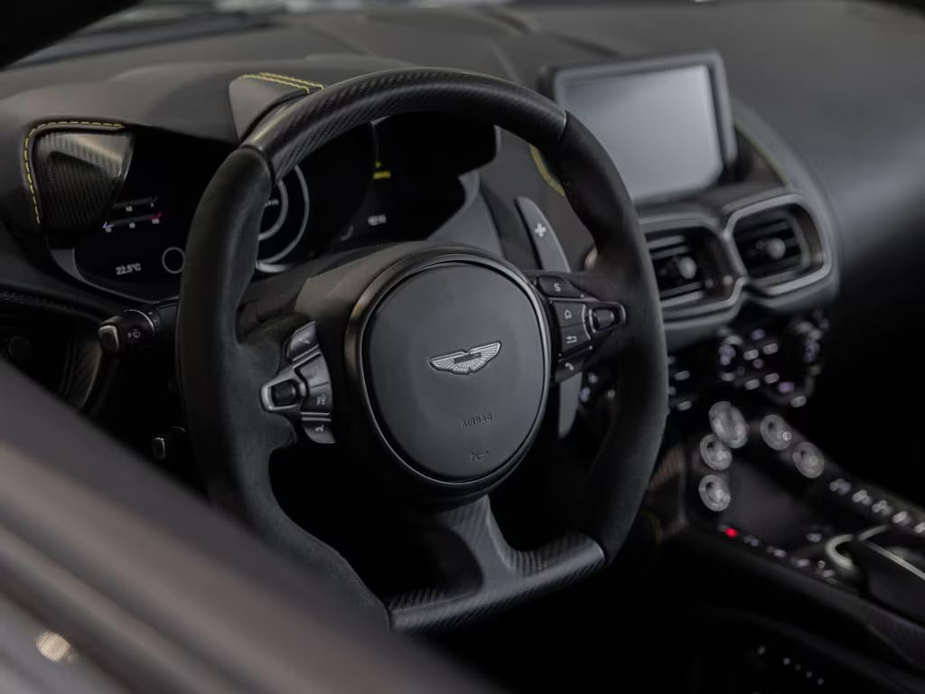 Aston Martin V8 Vantage