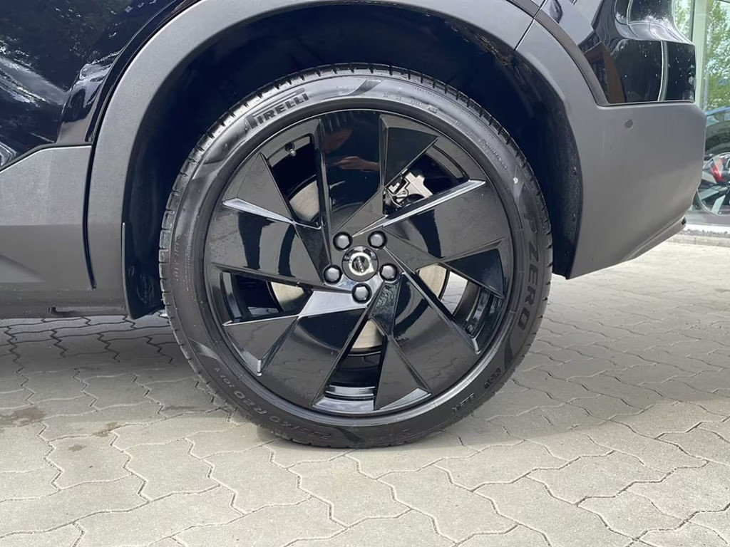 Volvo EX40