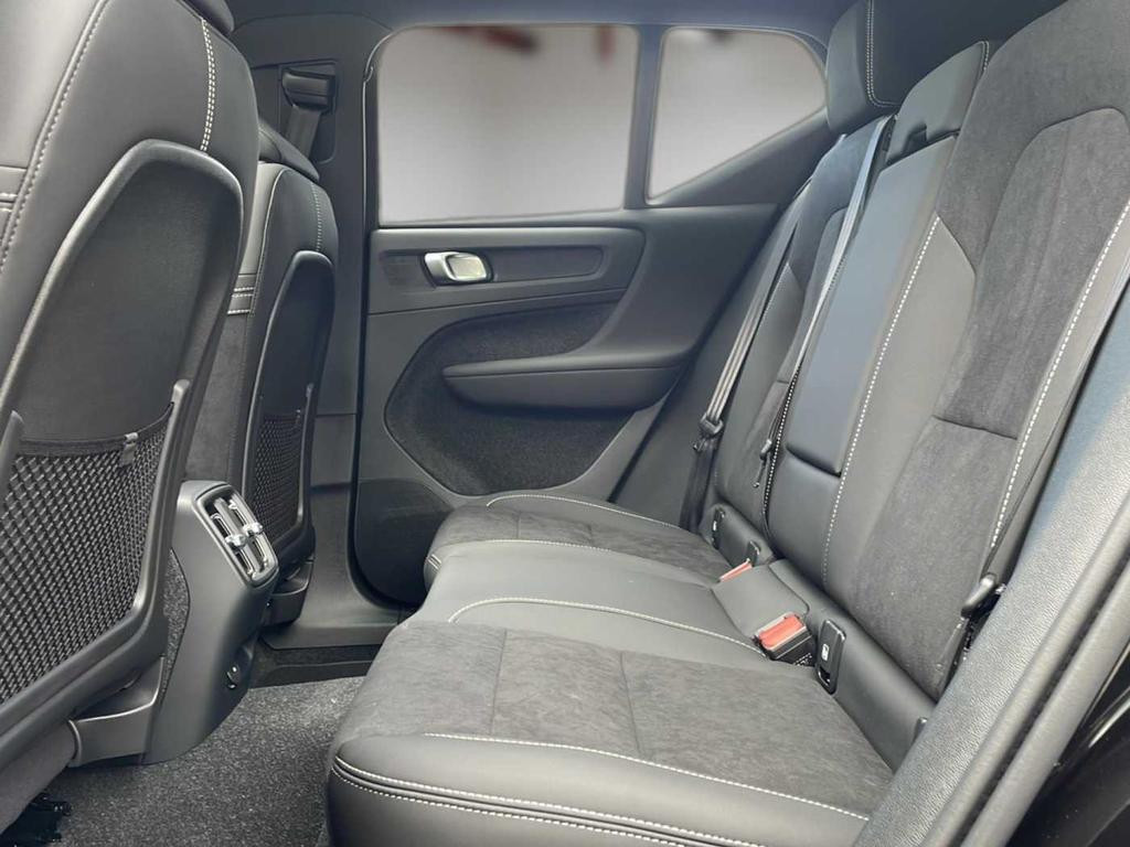 Volvo EX40