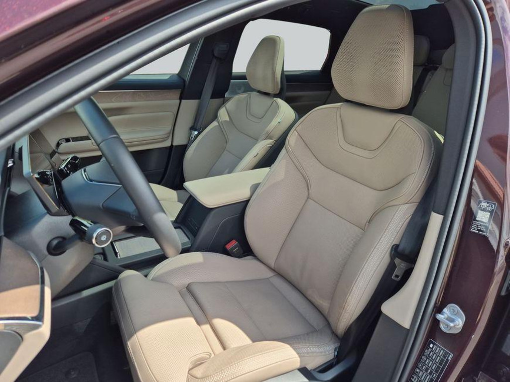 Volvo ES90