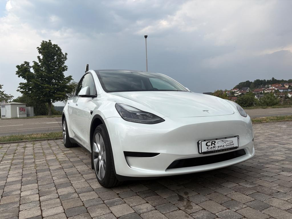 Tesla Model Y RWD