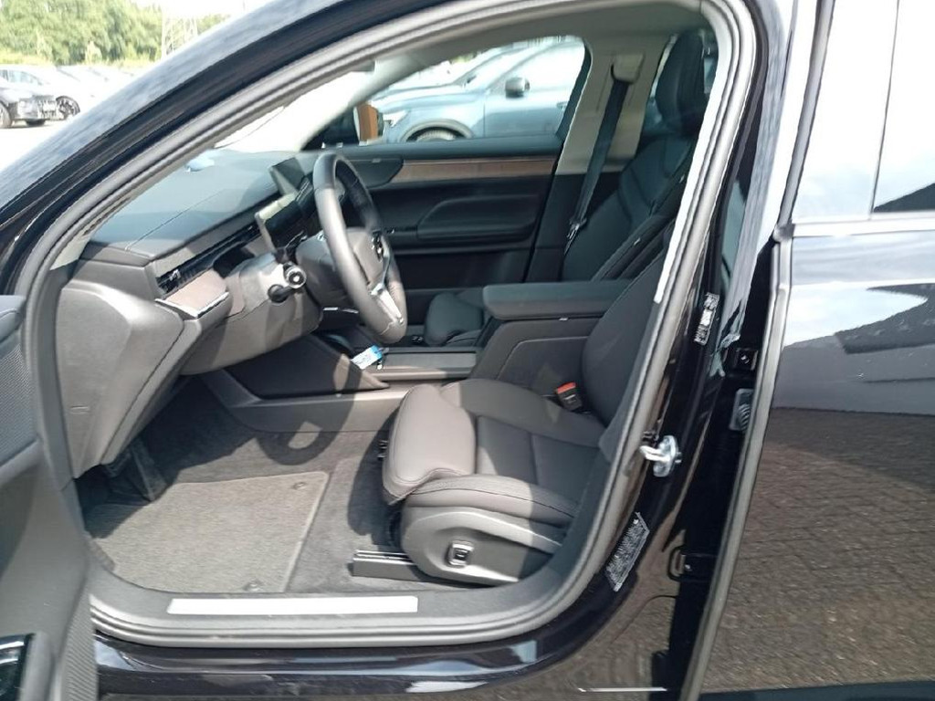 Volvo ES90