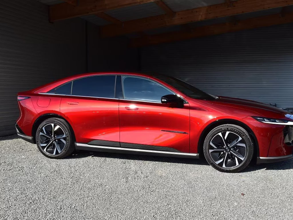 Mazda 6e