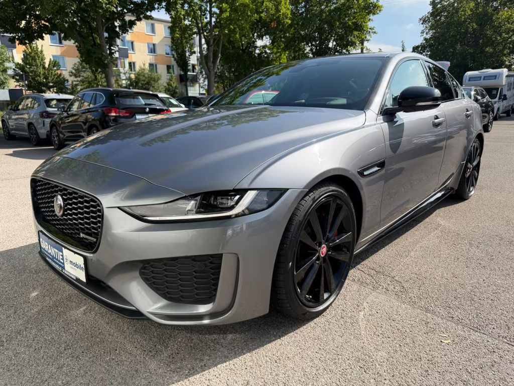 Jaguar XE R-Dynamic