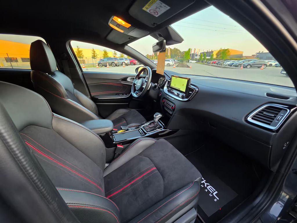 Kia ProCeed