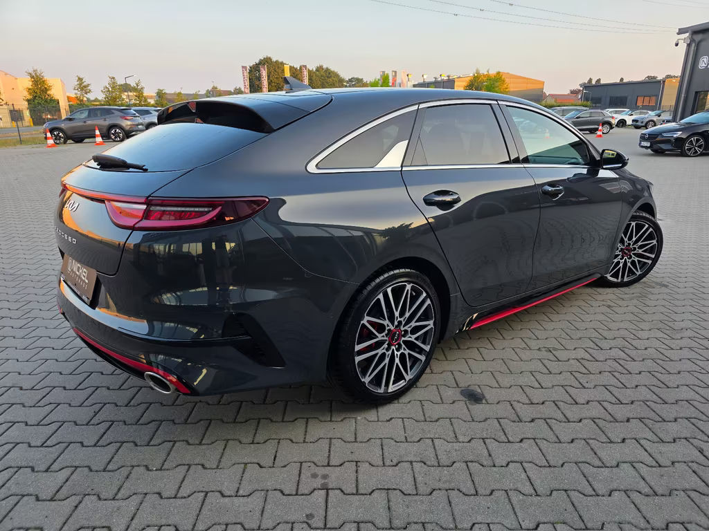 Kia ProCeed