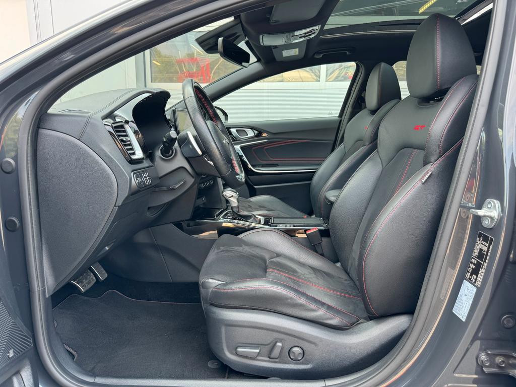 Kia ProCeed