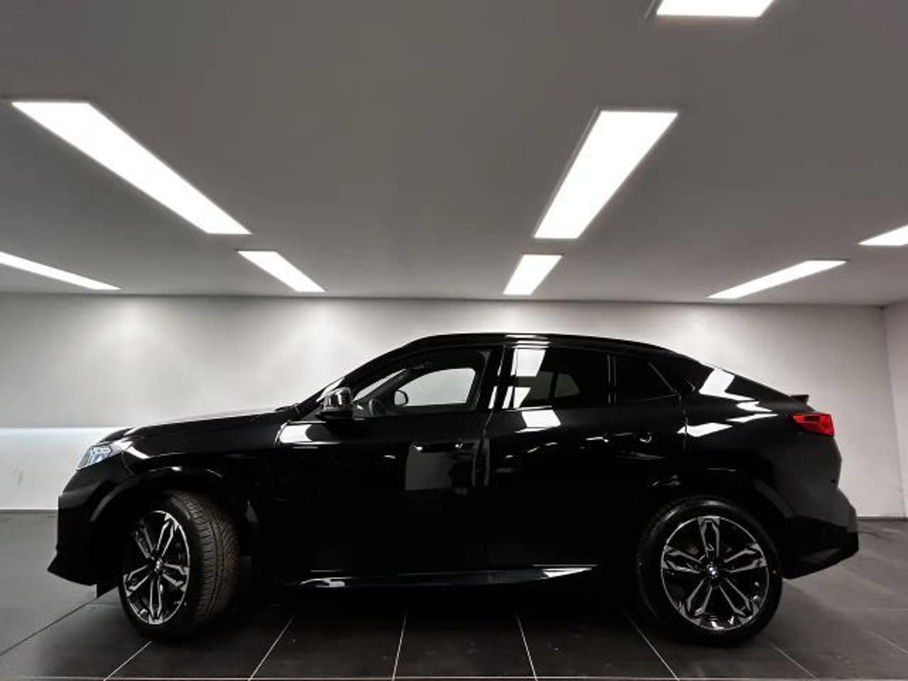 BMW iX2