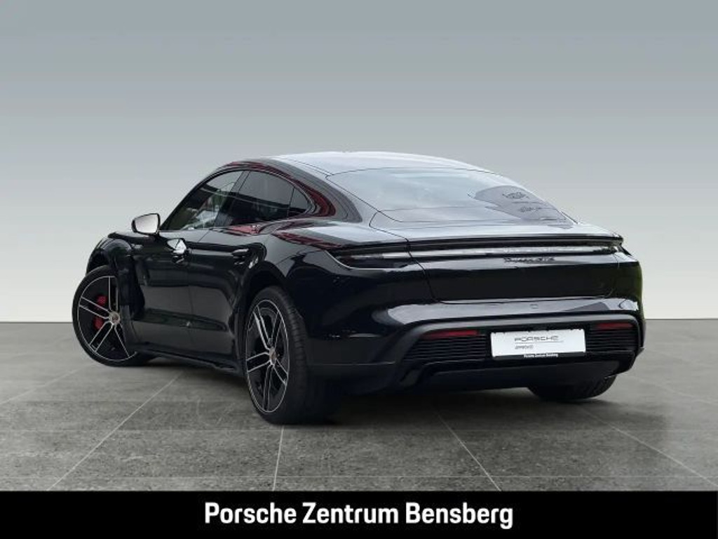 Porsche Taycan GTS
