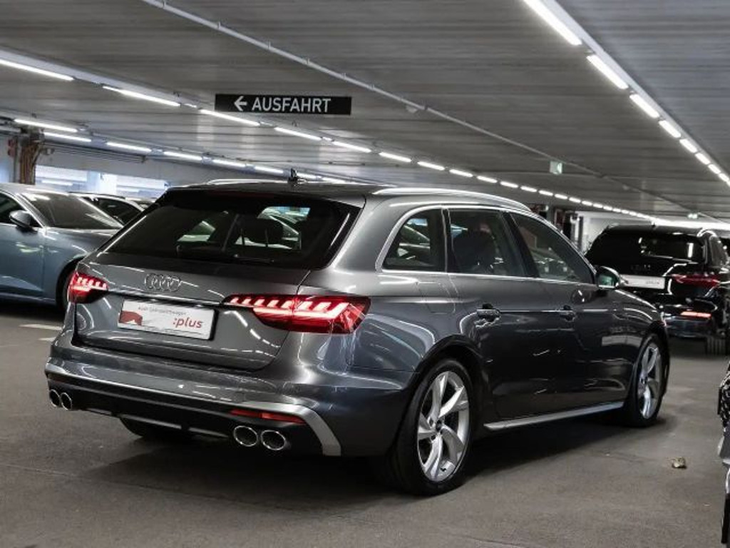 Audi S4