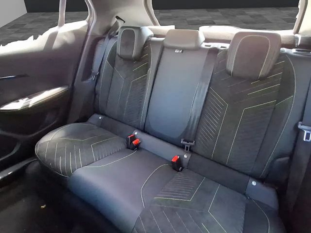 Peugeot e-2008