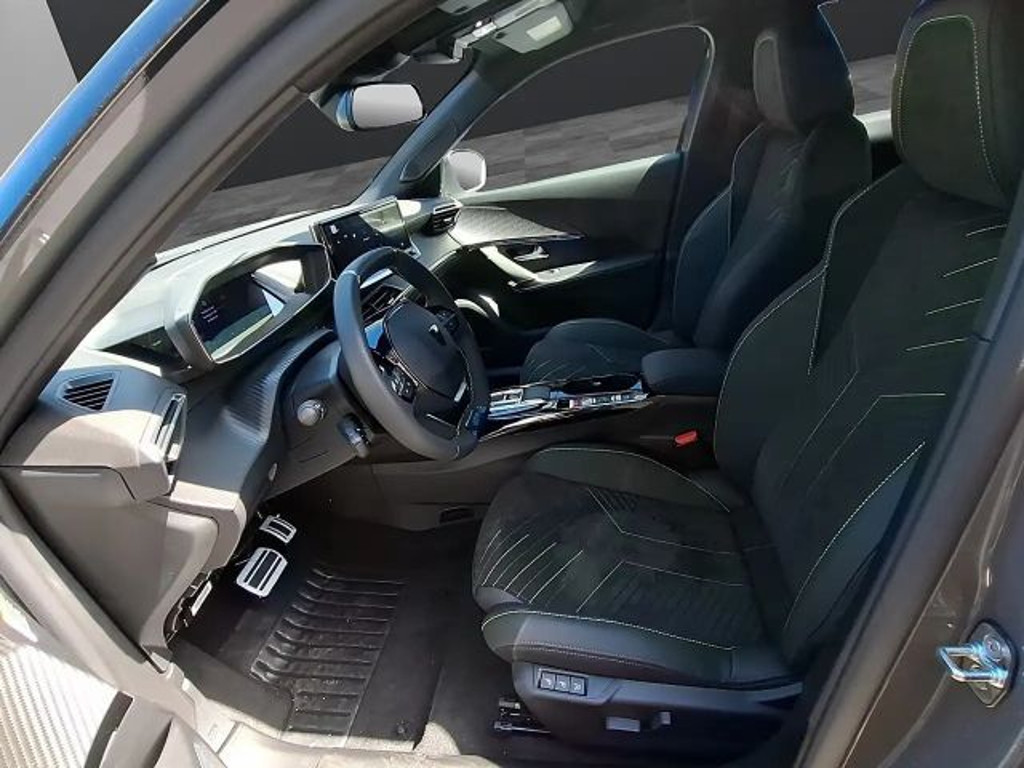 Peugeot e-2008