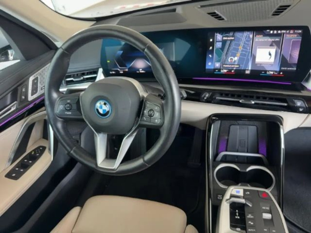 BMW iX1