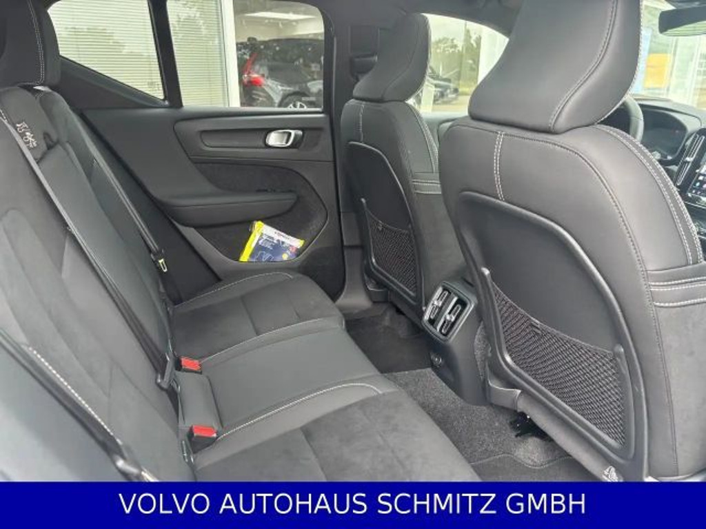 Volvo EX40
