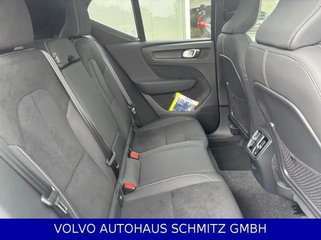 Volvo EX40