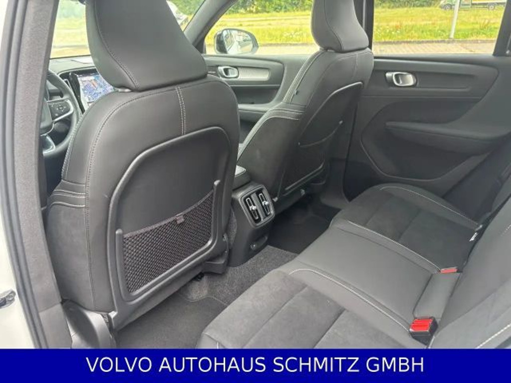 Volvo EX40