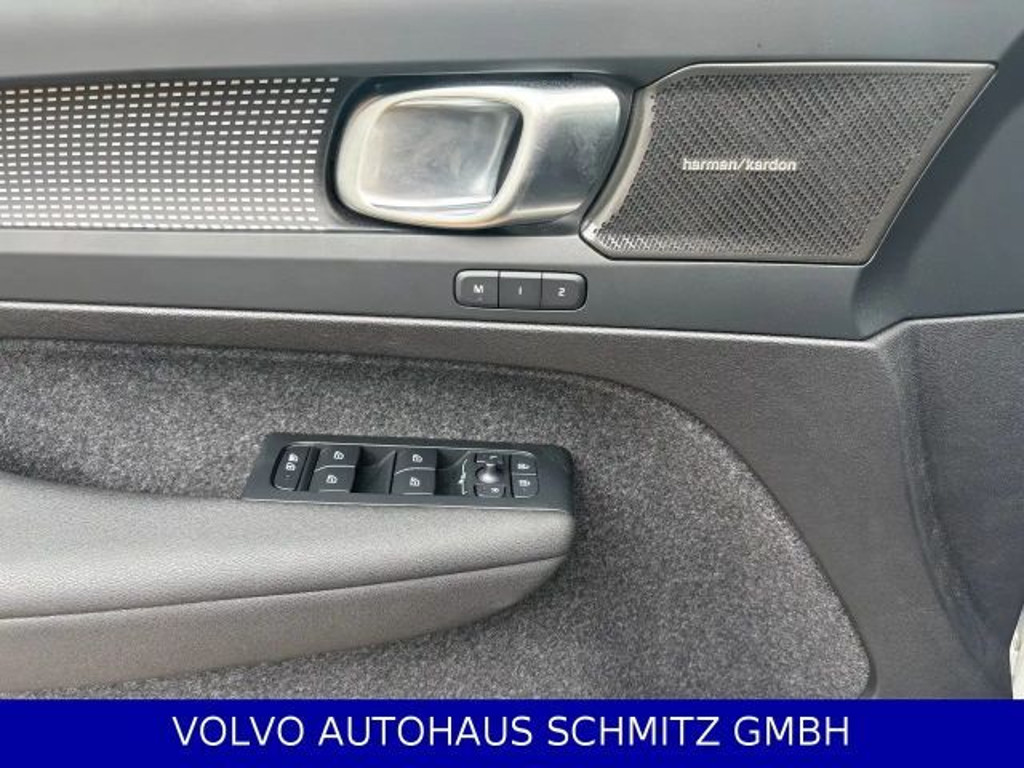 Volvo EX40