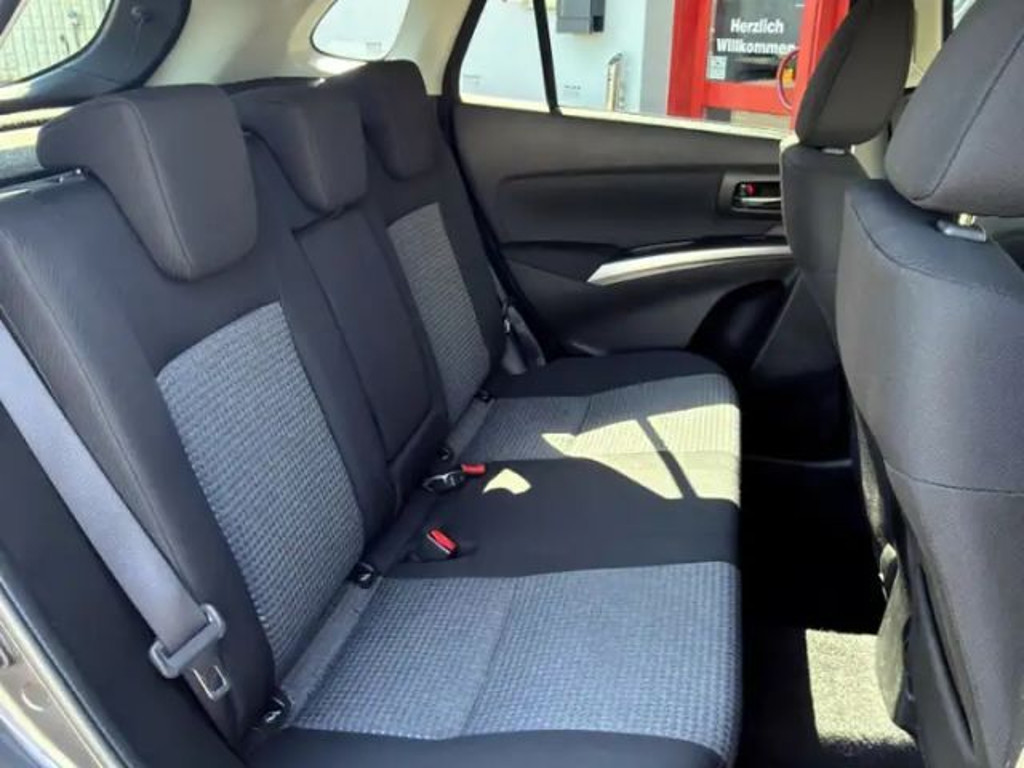 Suzuki S-Cross