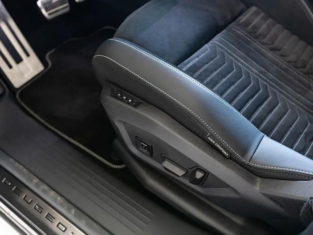 Peugeot E-3008