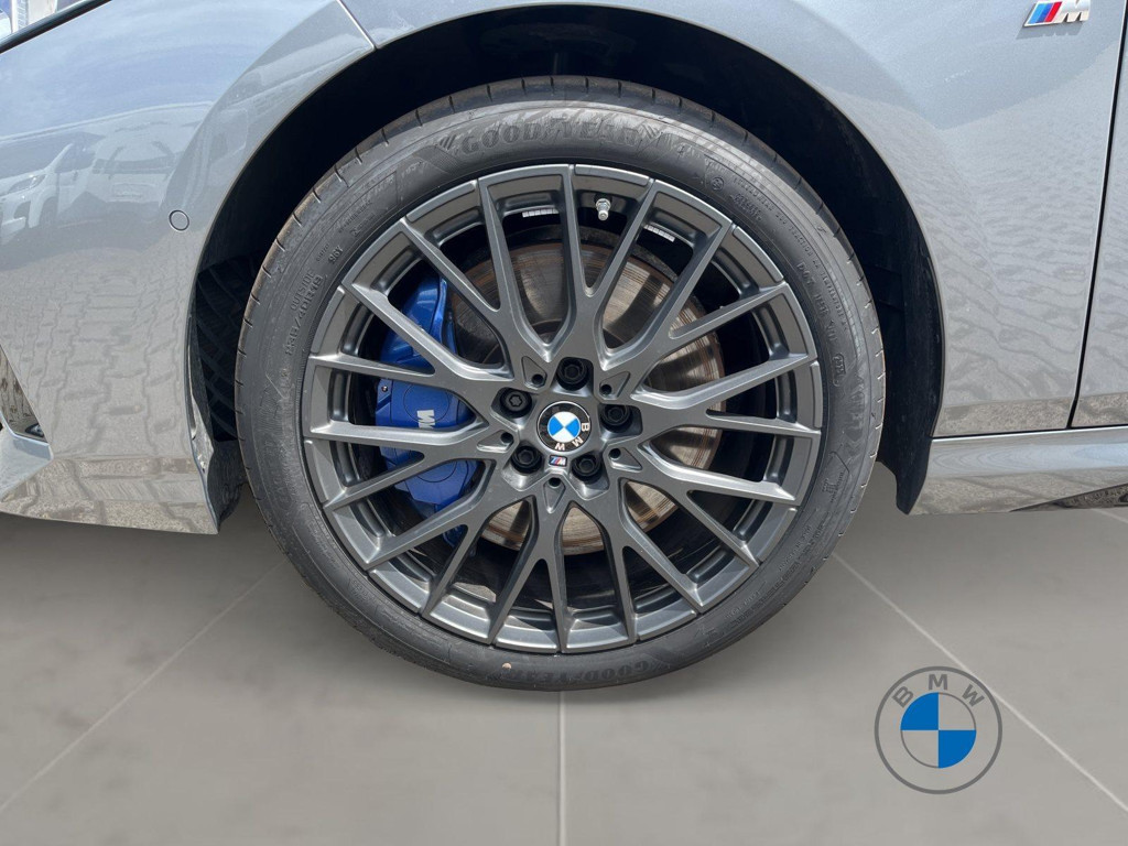 BMW M235