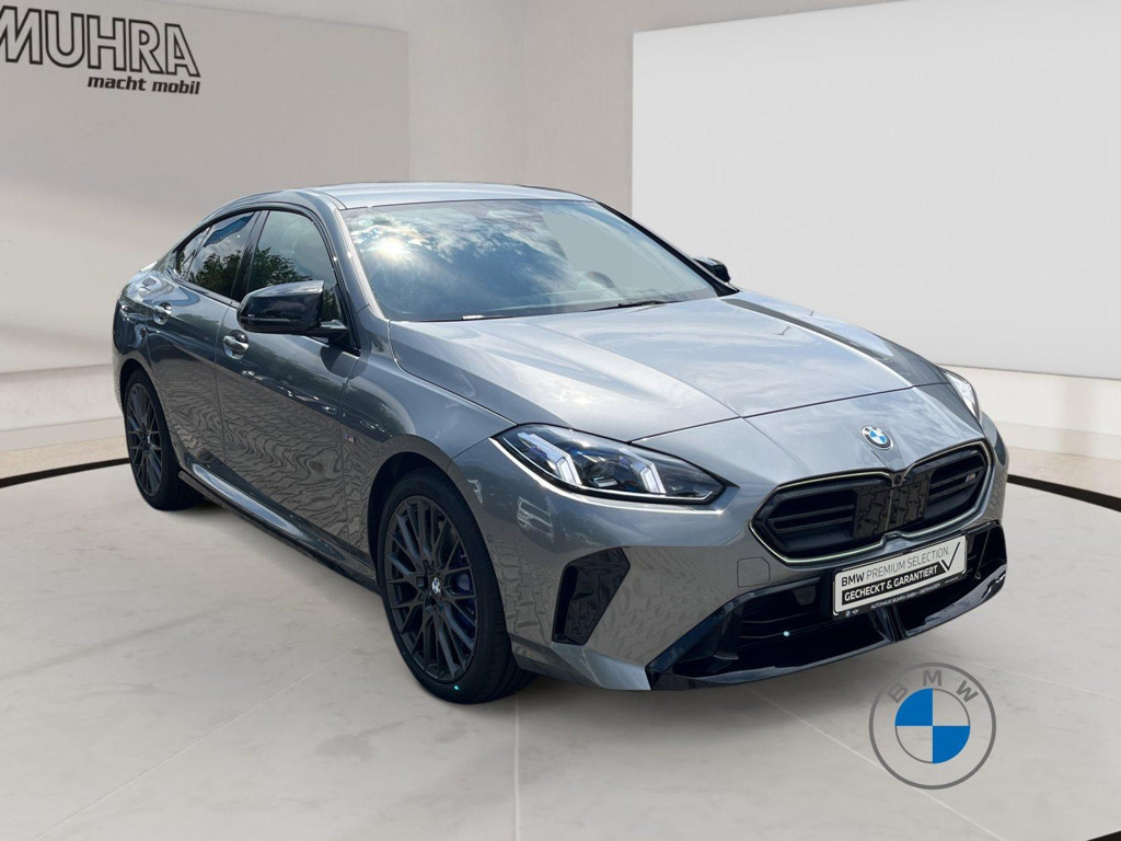 BMW M235