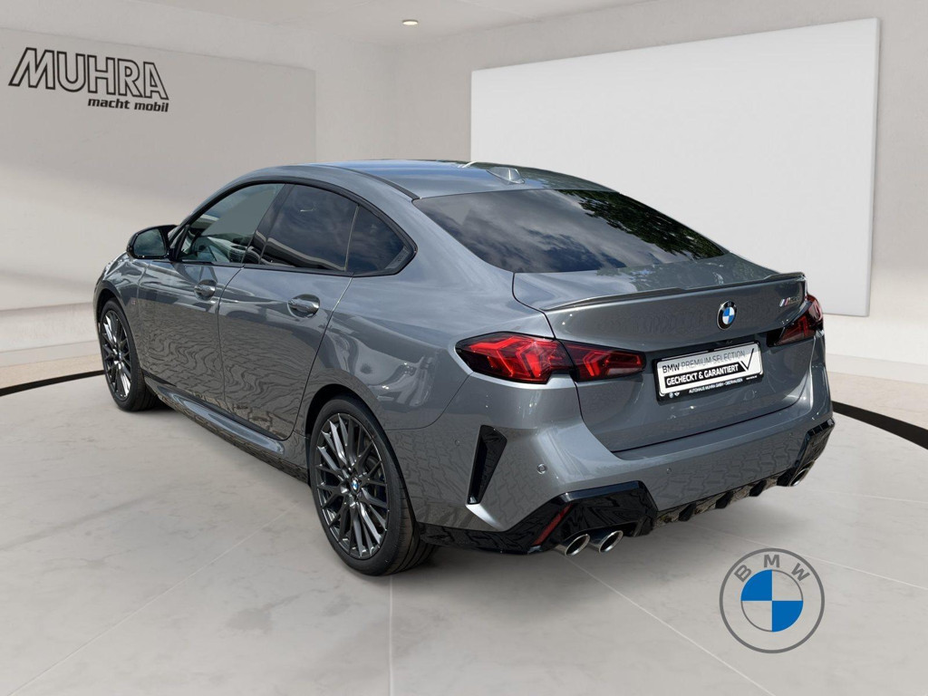 BMW M235