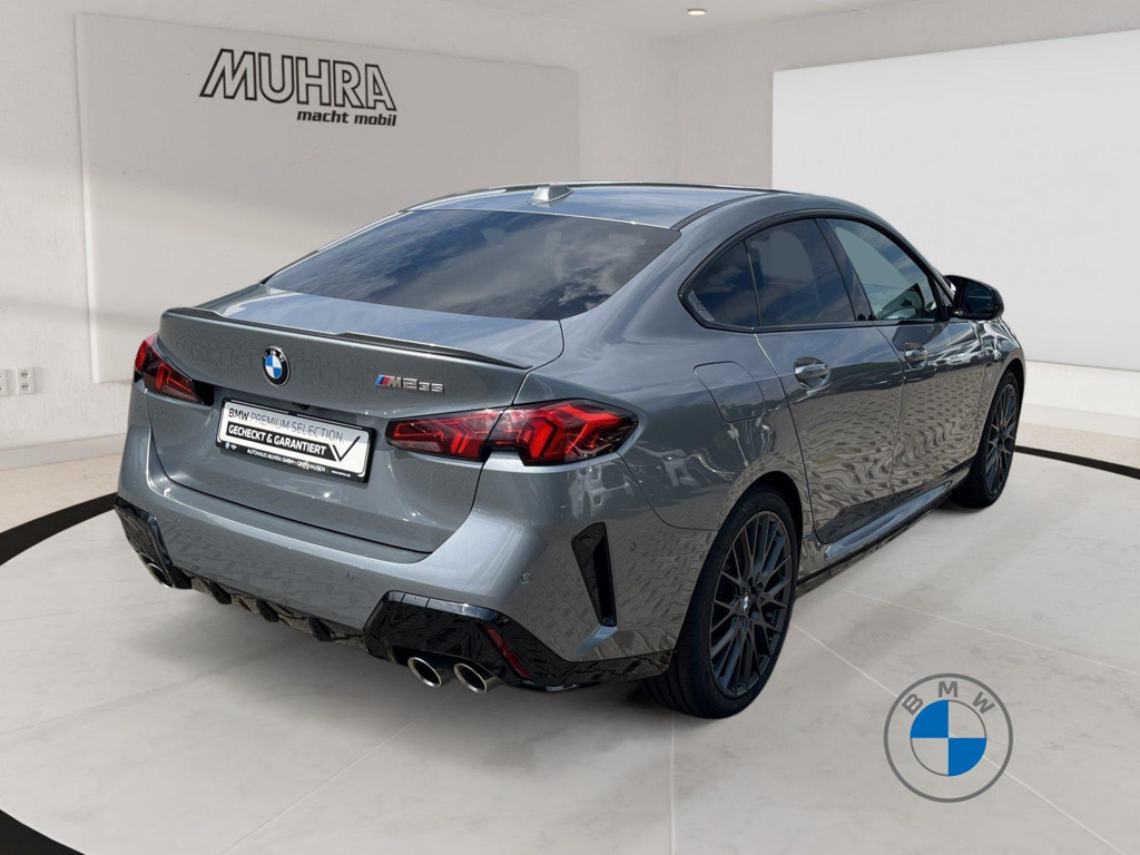BMW M235