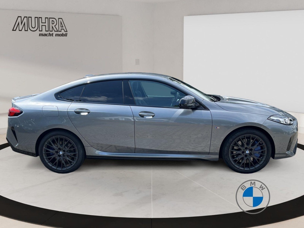 BMW M235