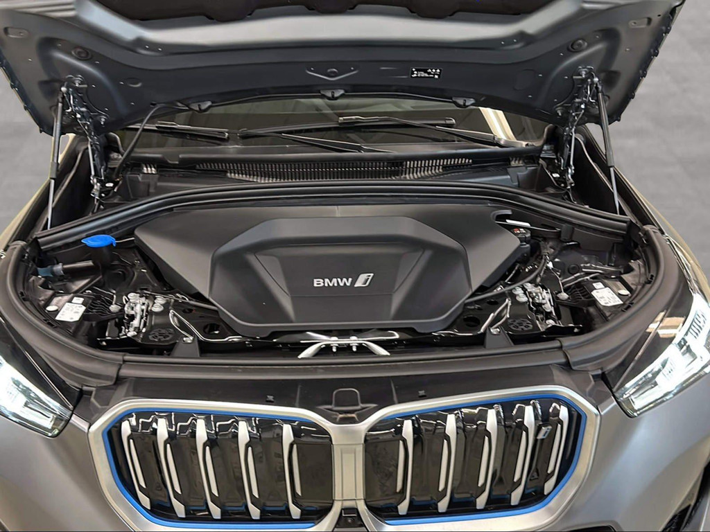 BMW iX1 xDrive30