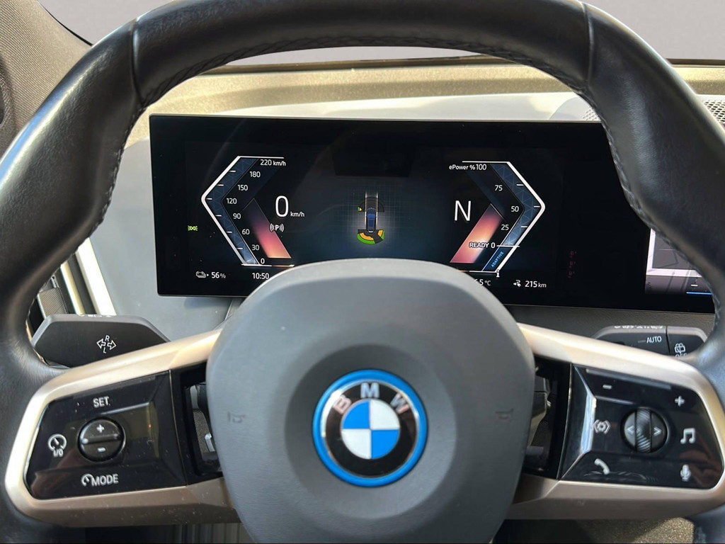 BMW iX