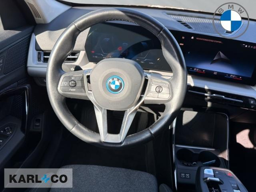 BMW iX1