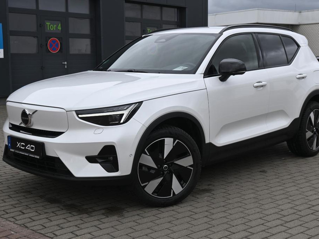 Volvo EX40