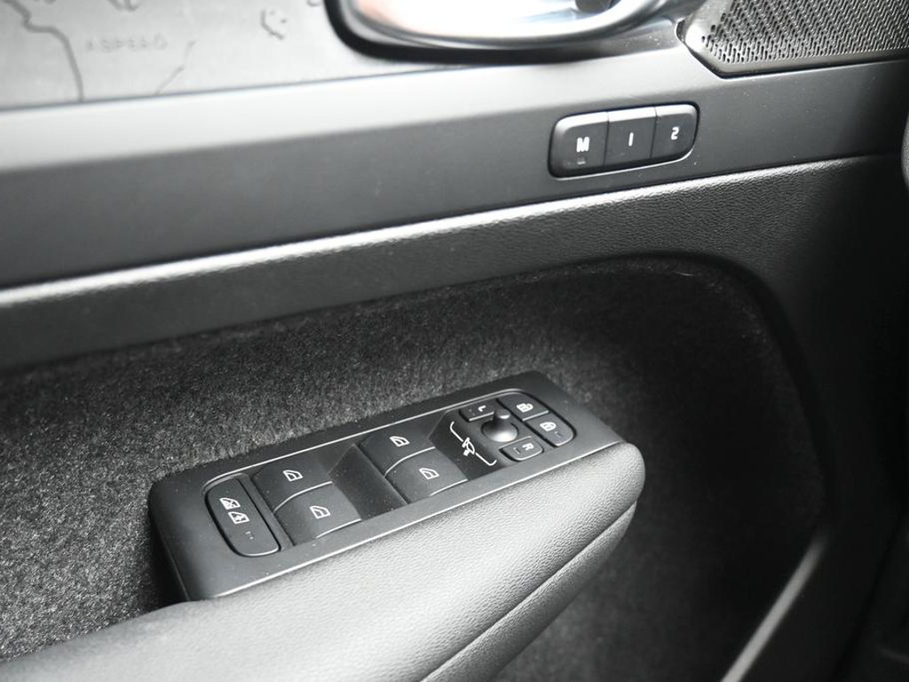 Volvo EX40