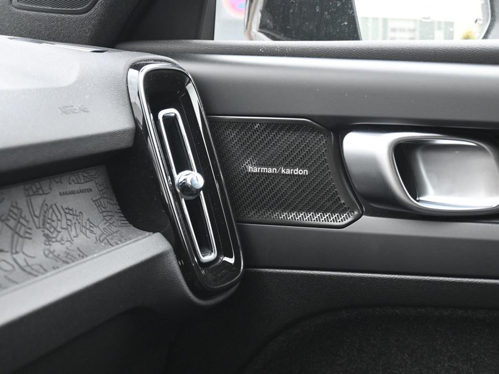 Volvo EX40