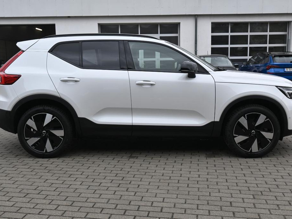 Volvo EX40