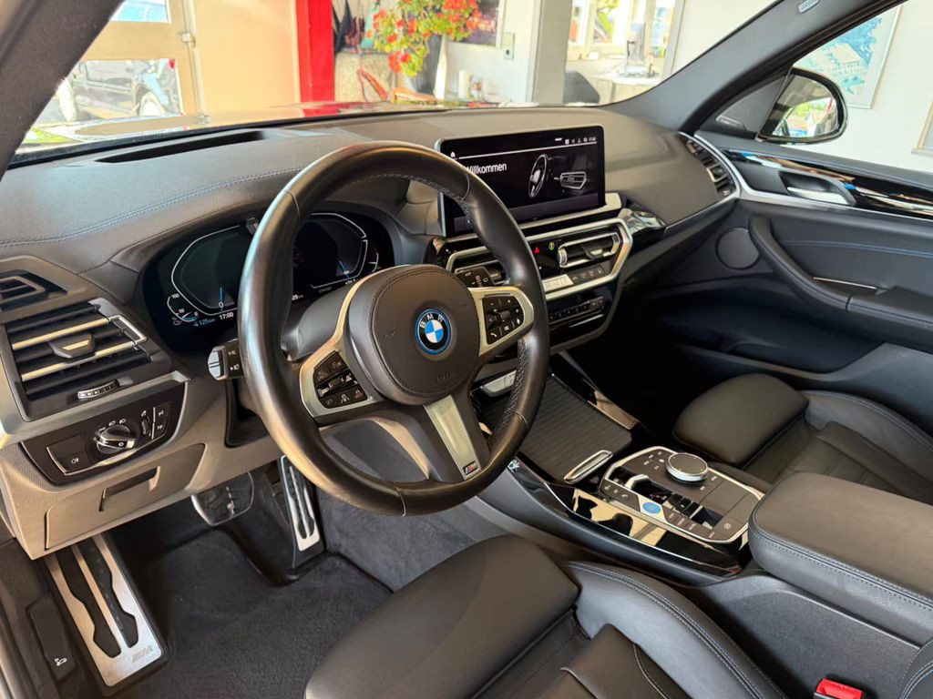 BMW iX3