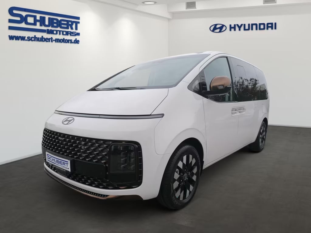 Hyundai Staria Signature