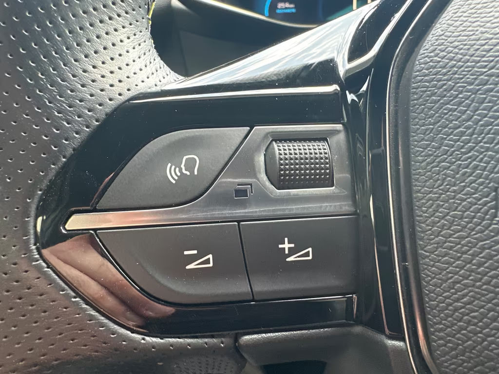 Peugeot e-2008