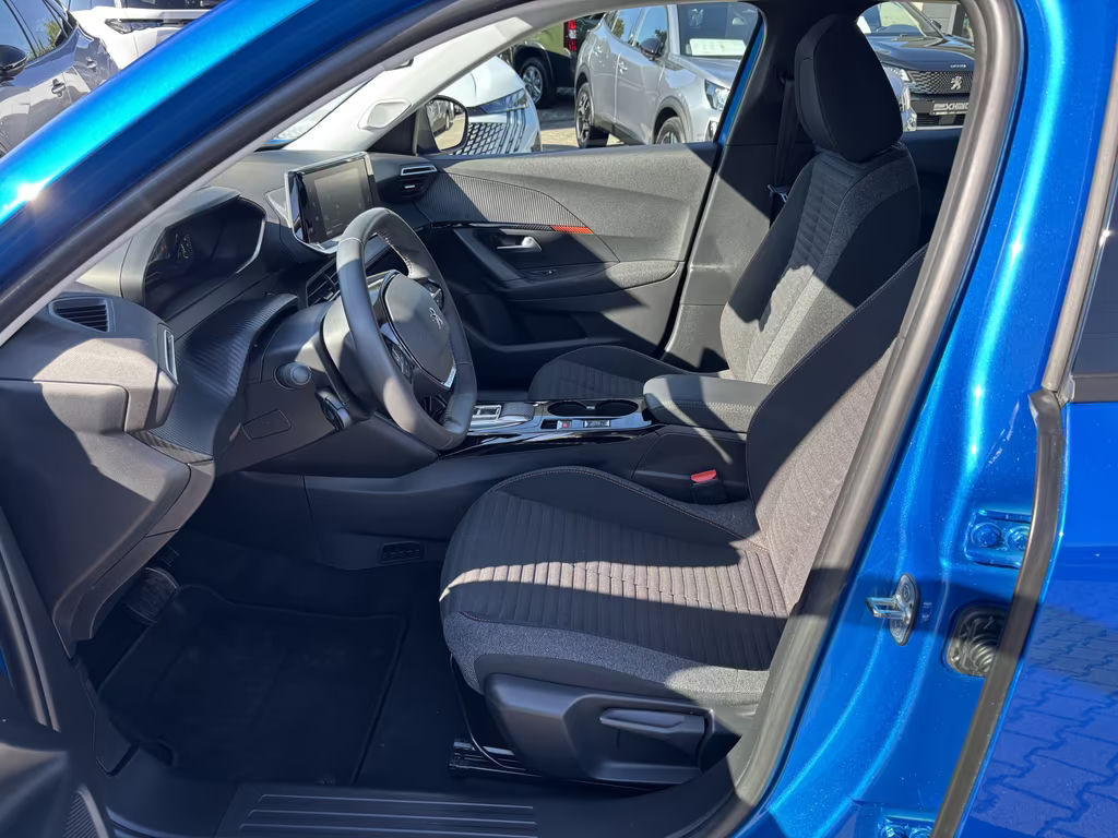 Peugeot e-2008