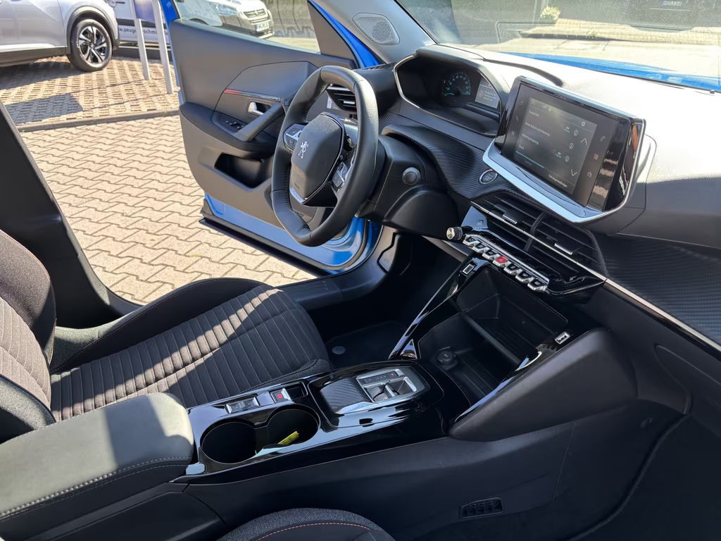 Peugeot e-2008