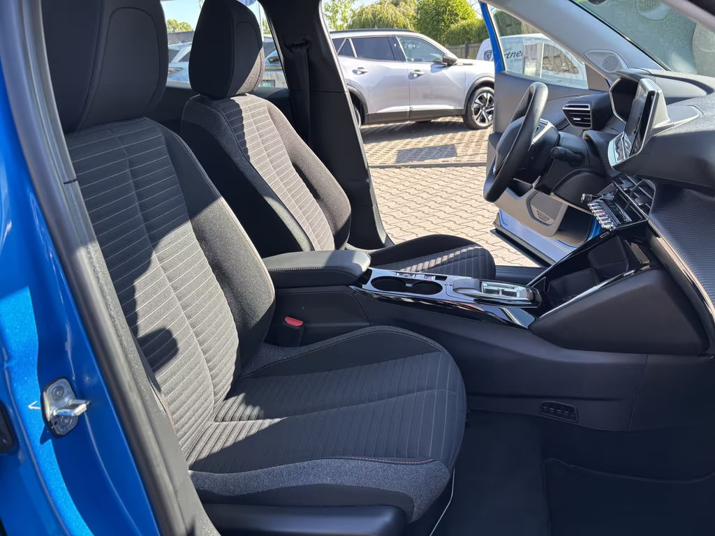 Peugeot e-2008