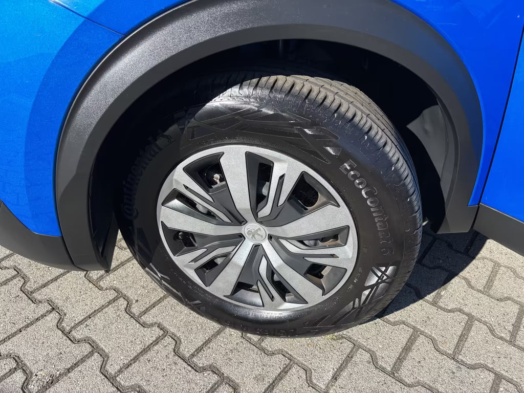 Peugeot e-2008