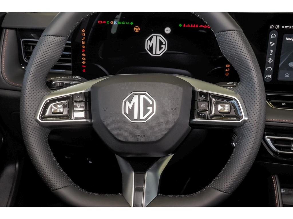 MG HS