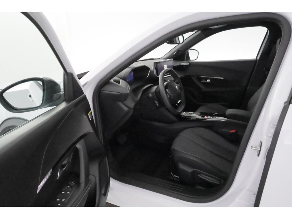 Peugeot e-2008
