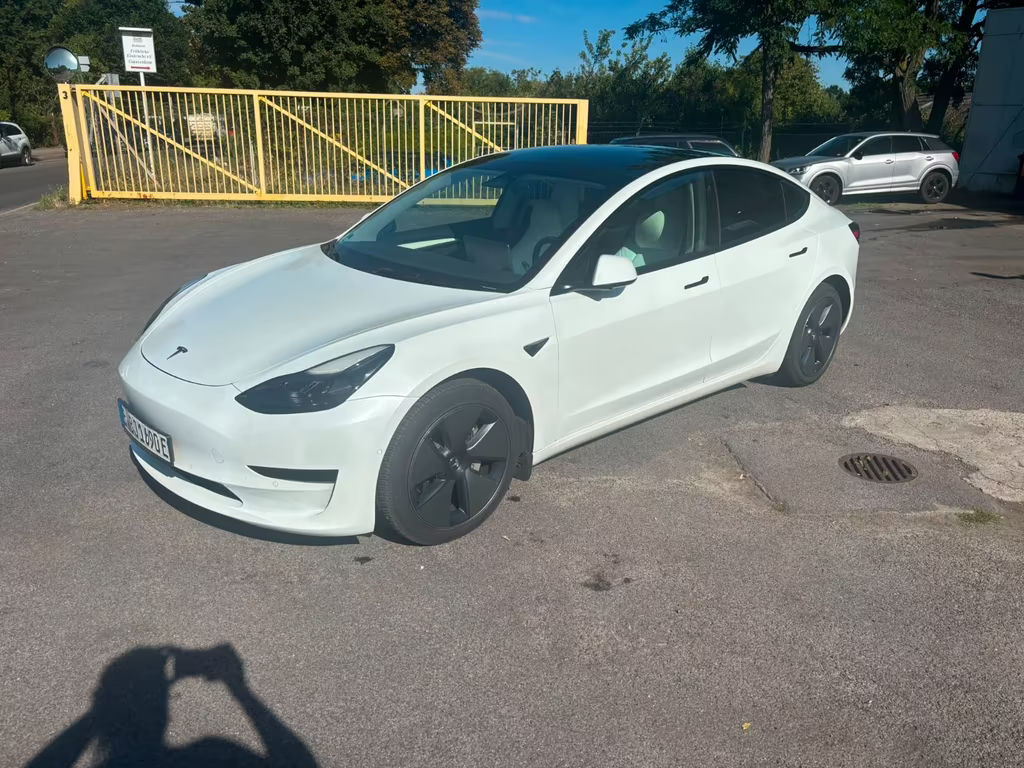 Tesla Model 3 RWD