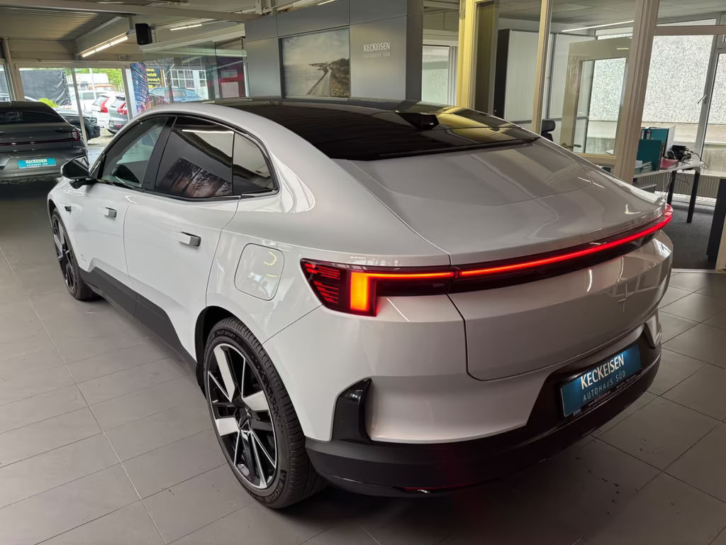 Polestar 4