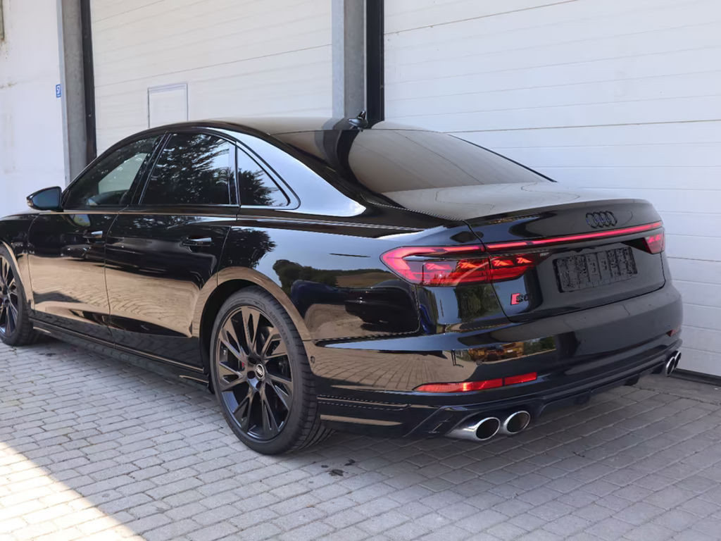 Audi S8