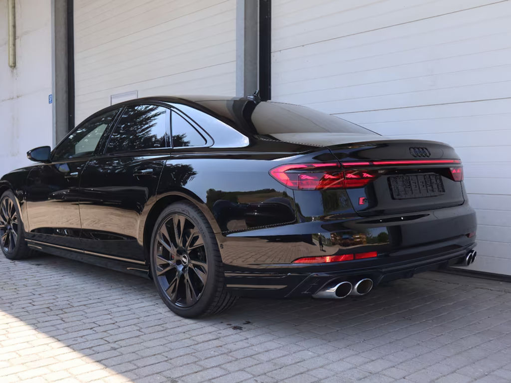 Audi S8